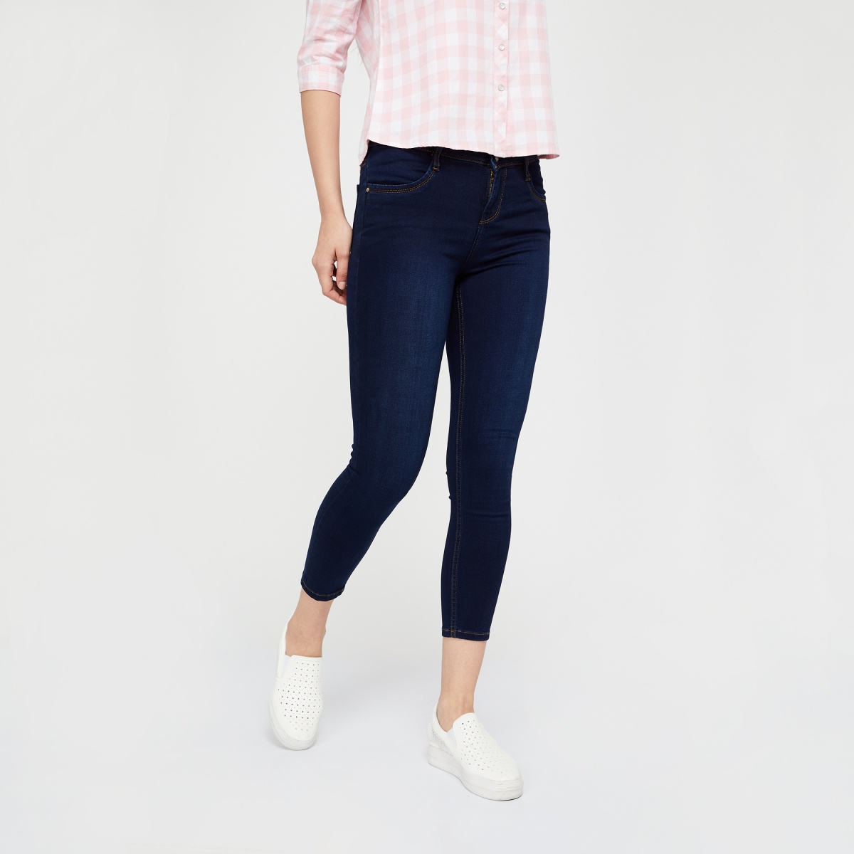 KRAUS Lightly Washed Cropped Jeans