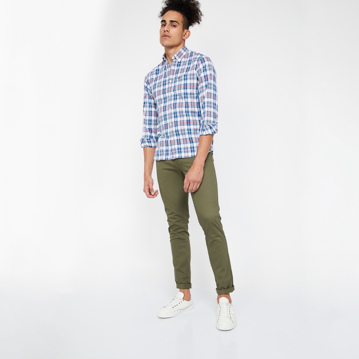 CODE Solid Low-Rise Slim Fit Chinos