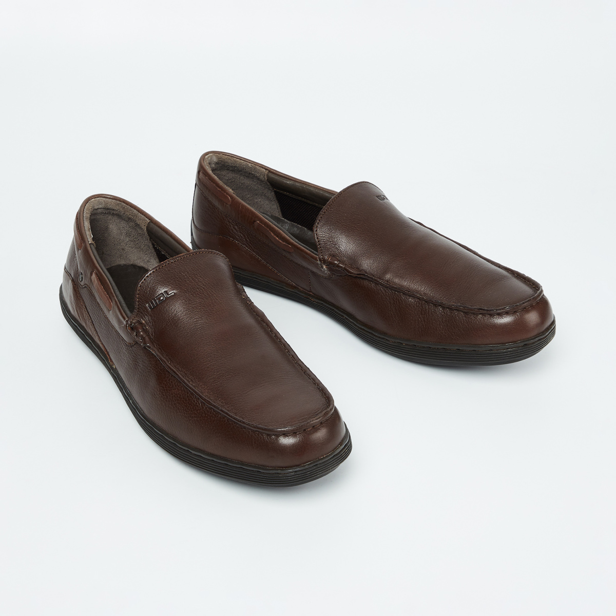 WOODLAND Solid Loafers
