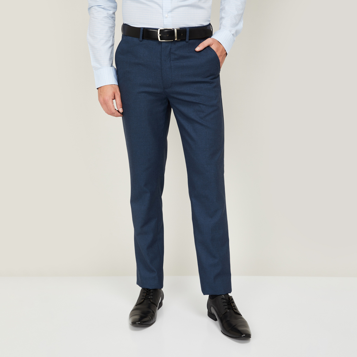 Buy Arrow Regular Fit Solid Formal Trousers - NNNOW.com