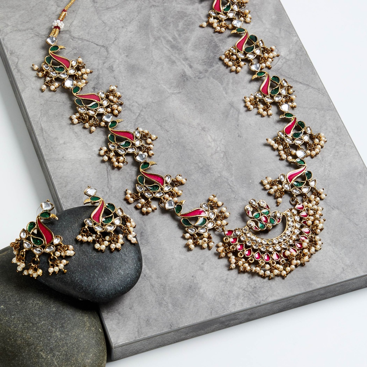 FIDA Pendant Necklace with Earrings Set