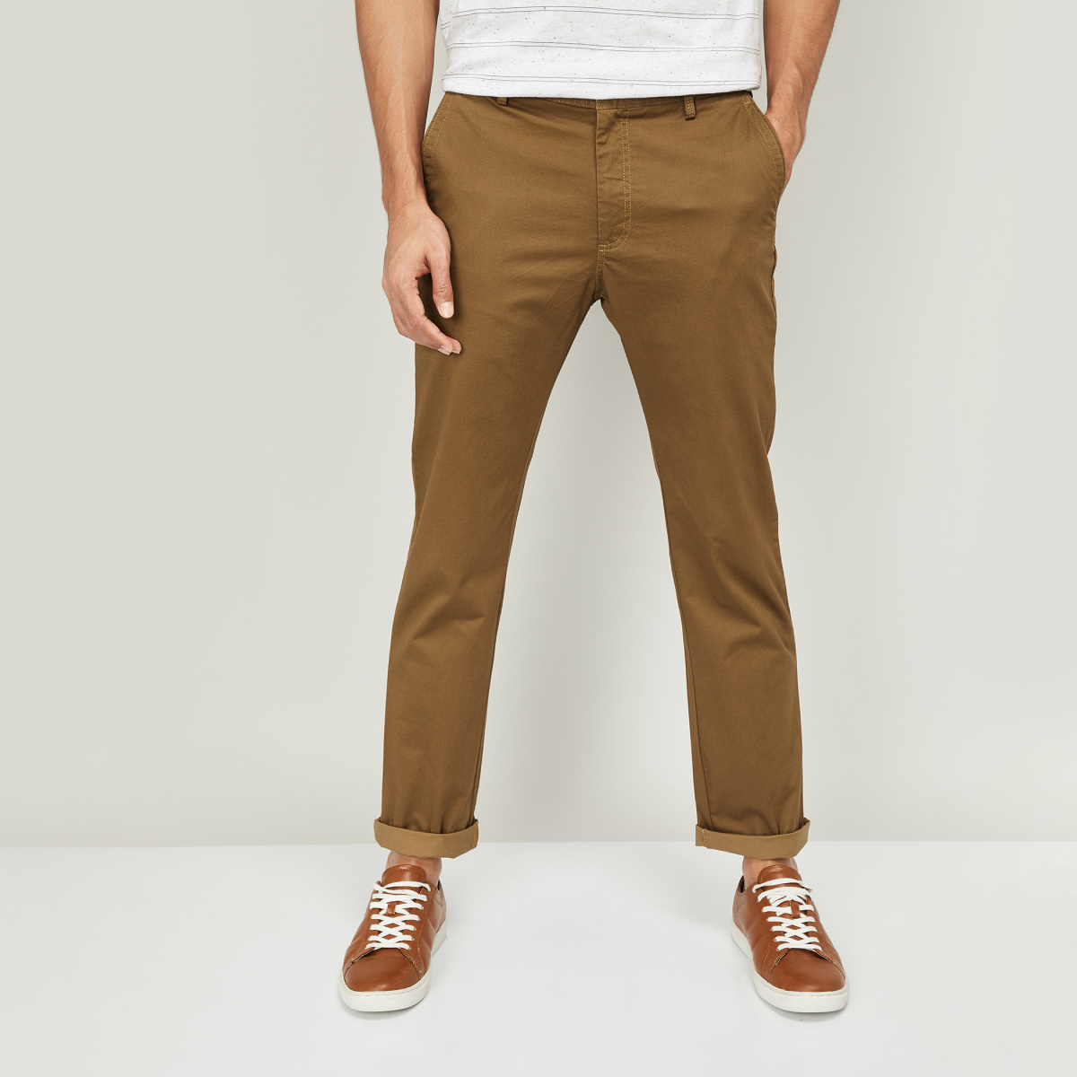 Buy Men Khaki Comfort Fit Solid Business Casual Trousers Online - 188803 | Allen  Solly