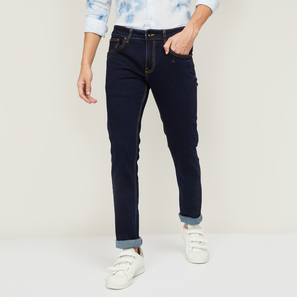 CELIO Men Light-Faded Slim Tapered Fit Jeans