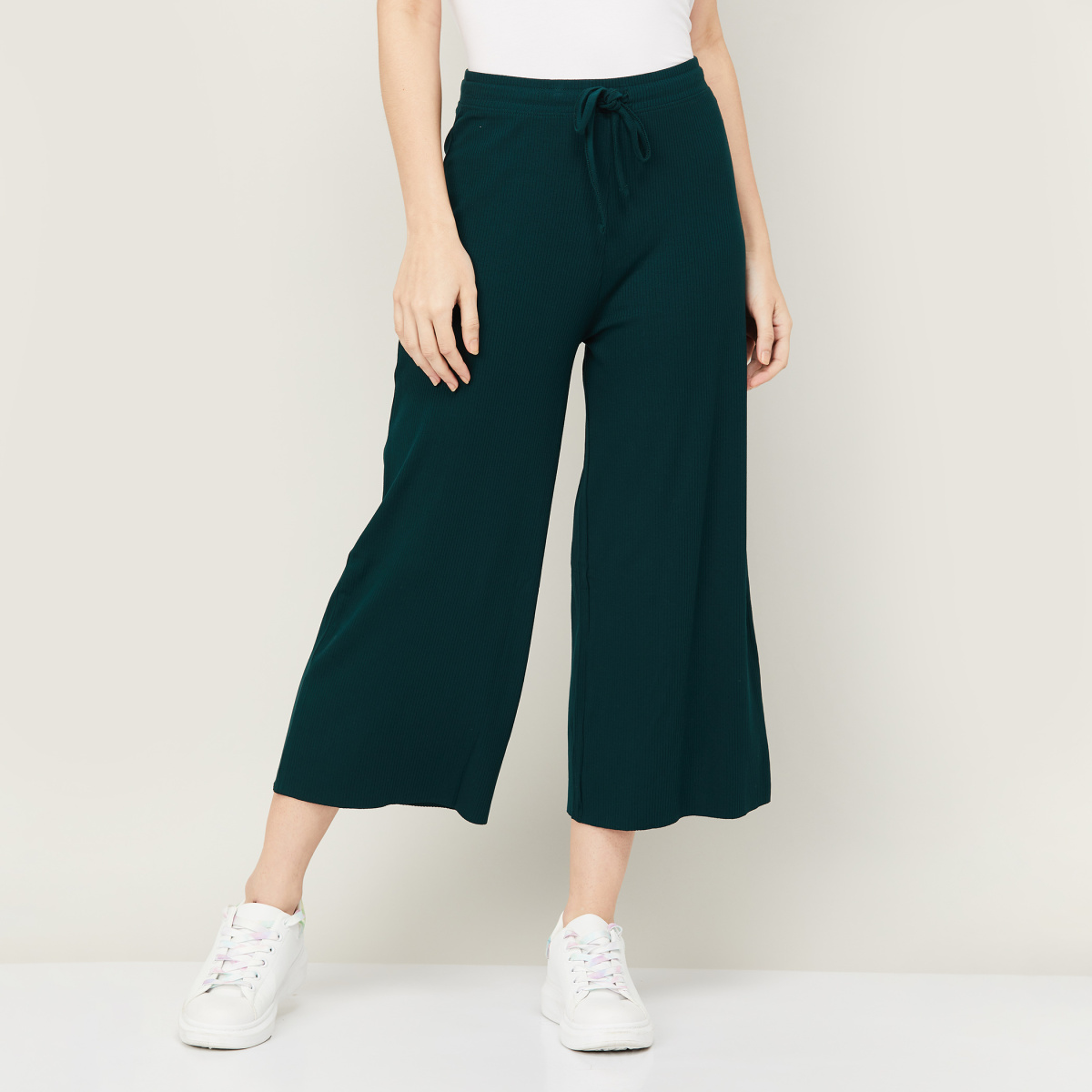 GINGER Women Textured Cropped Trousers