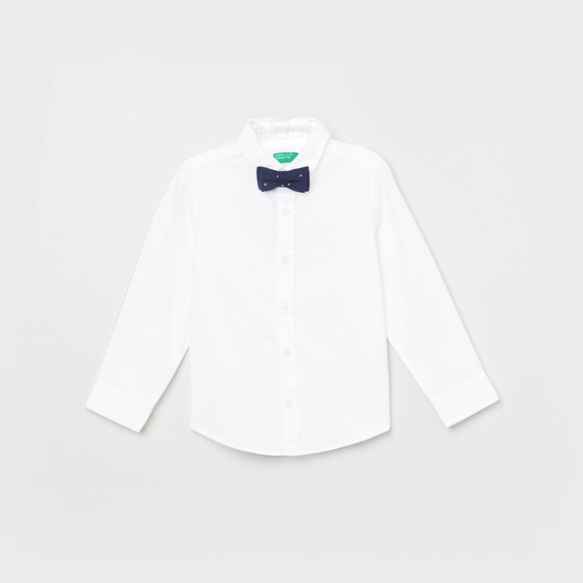 UNITED COLORS OF BENETTON Boys Solid Spread Collar Shirt with Bow Tie