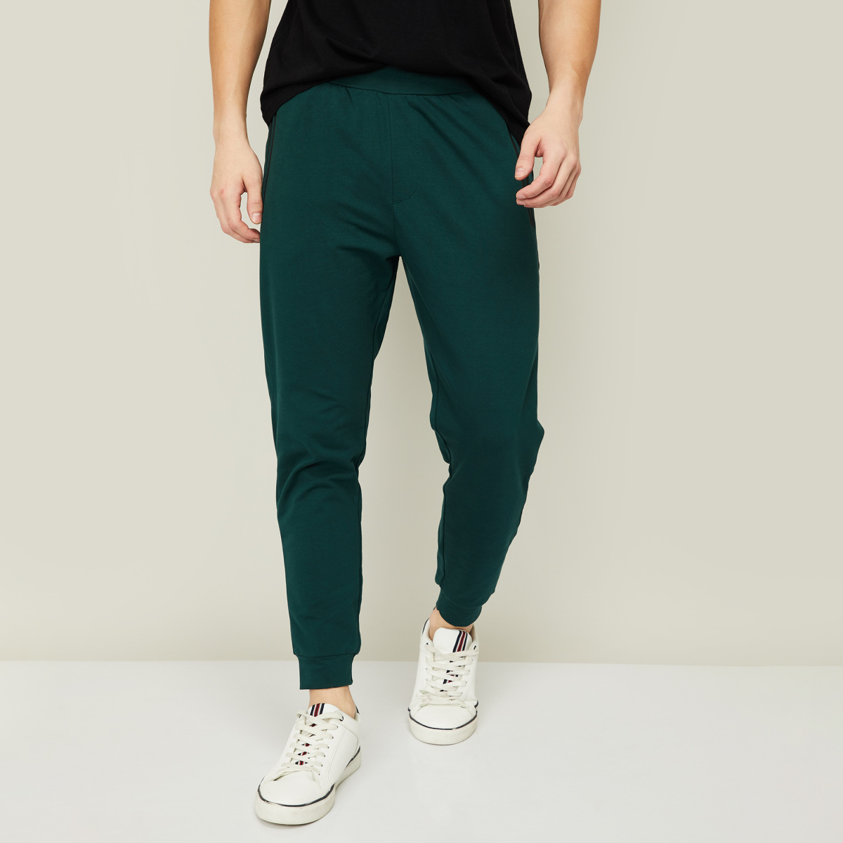 Buy Allen Solly Tribe Men Typography Printed Track Pants - Track Pants for  Men 22910998 | Myntra