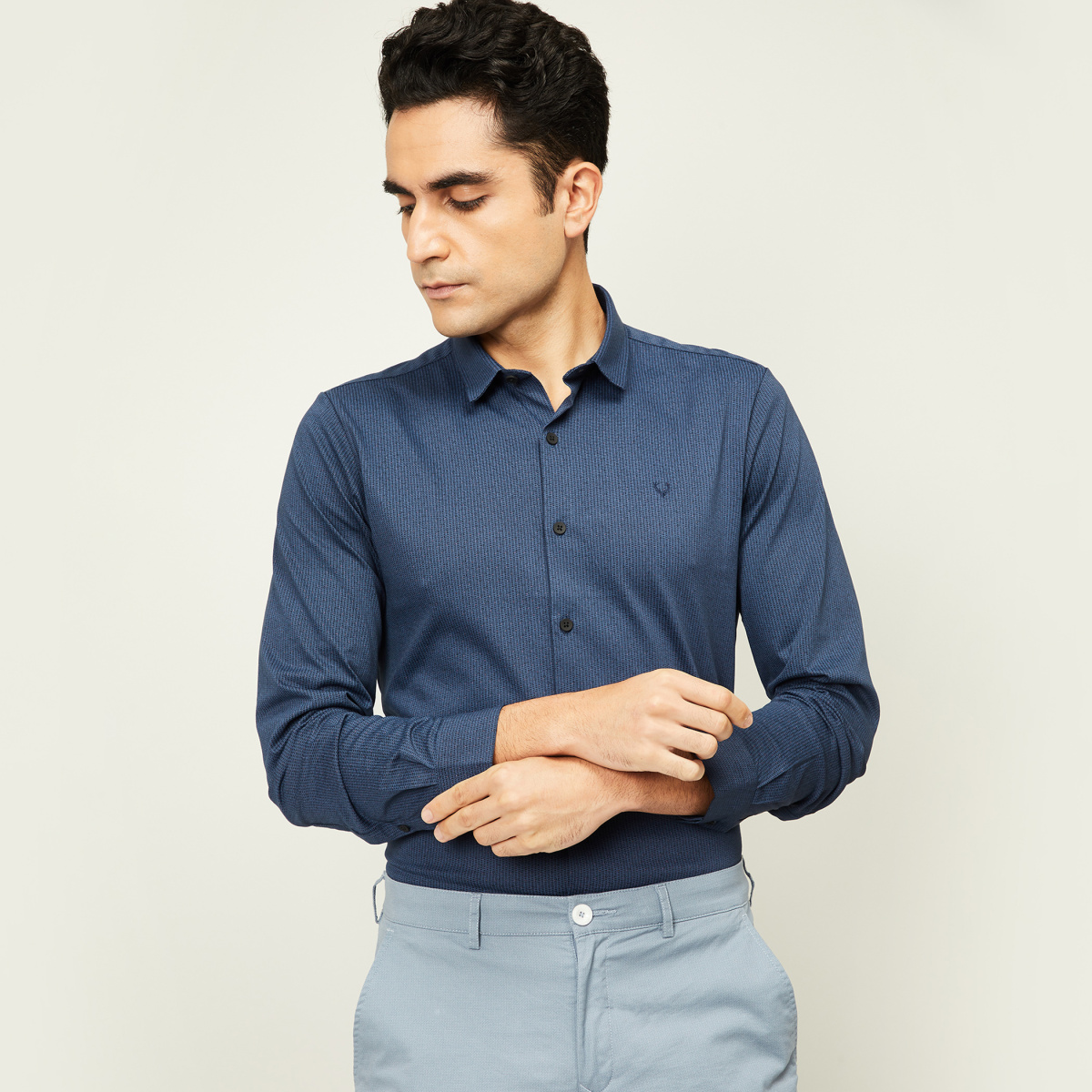 Men Textured Slim Fit Shirt with Patch Pocket