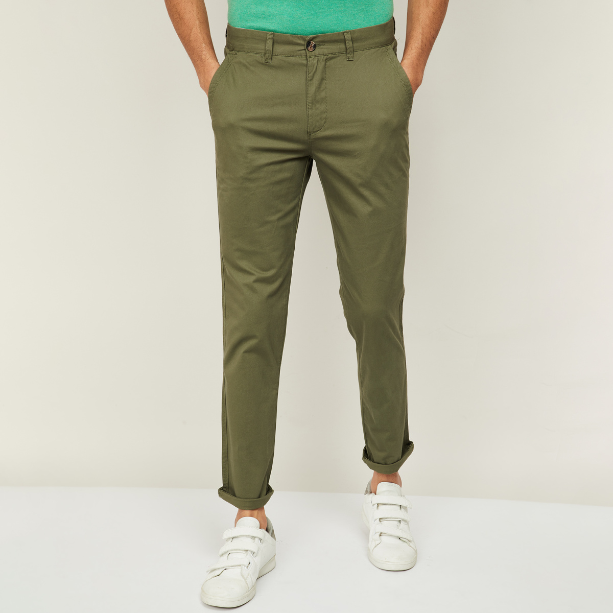 UNITED COLORS OF BENETTON Men Solid Slim Tapered Casual Trousers