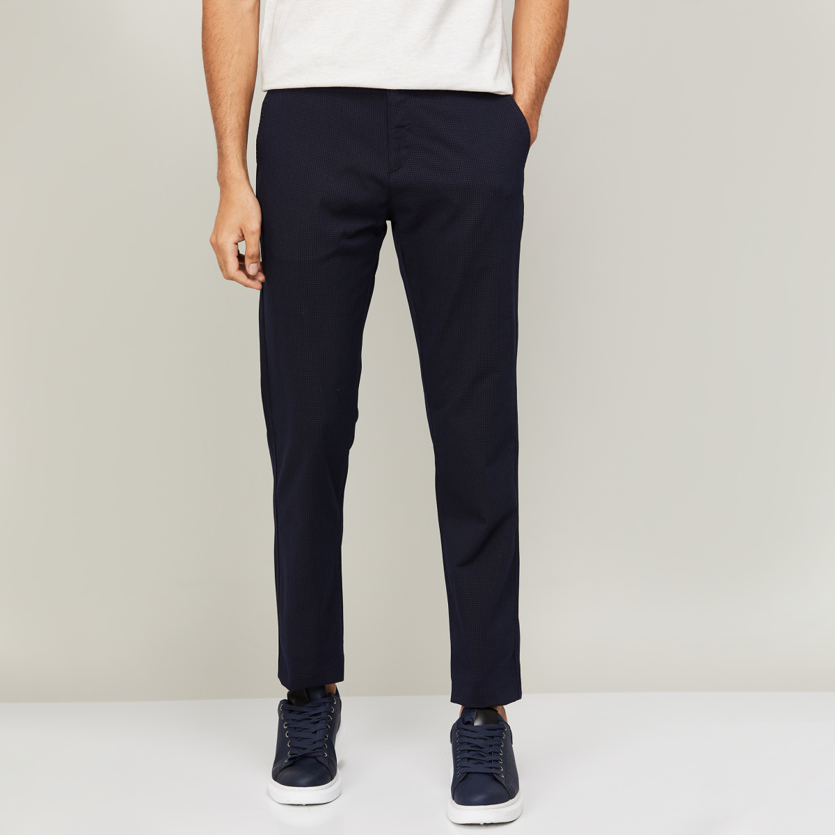 U.S. POLO ASSN. Men Checked Ankle-Length Casual Trousers