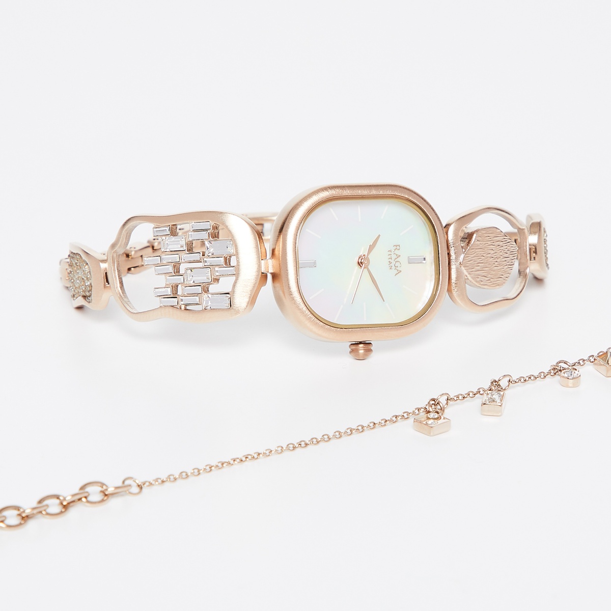 TITAN Women's Crystal Detailed Watch with Bracelet